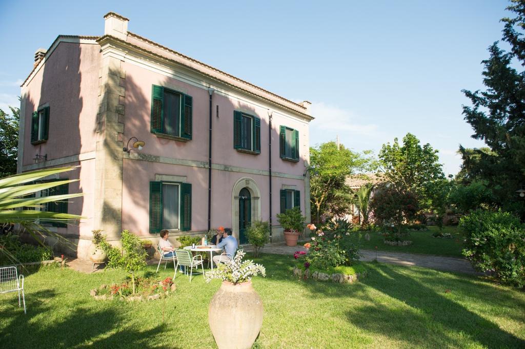 Ai Cipressi Bed and Breakfast Salemi Exteriör bild