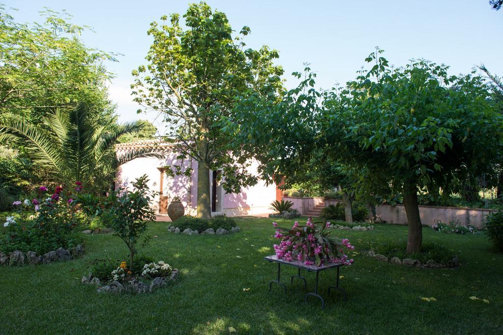 Ai Cipressi Bed and Breakfast Salemi Exteriör bild